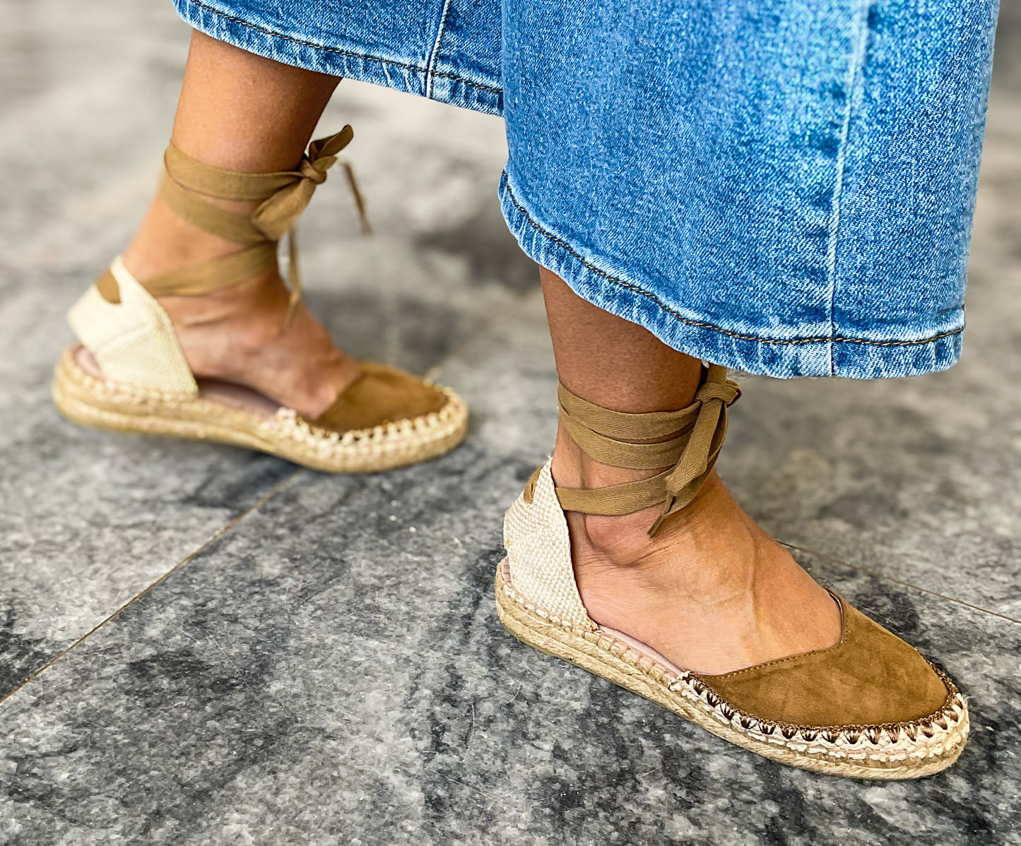 Sapato de corda em cor camel