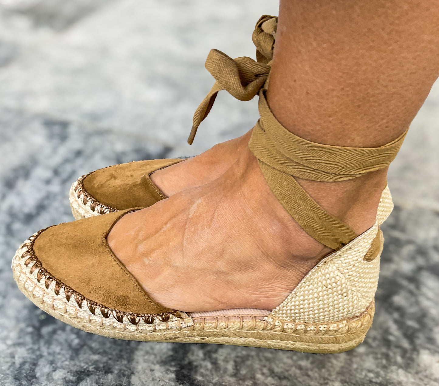 Sapato de corda em cor camel