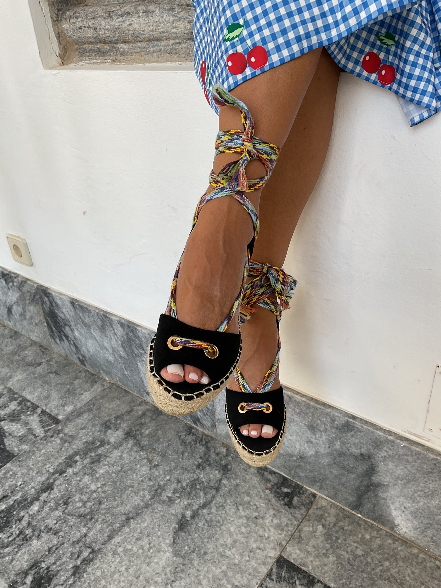 Sapato preto de Cunha multicores