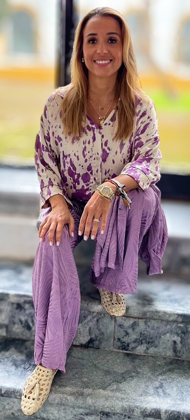 Calça em cetim de cor lilás