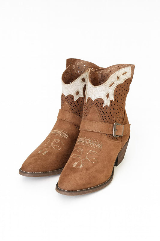Bota camel com franjas