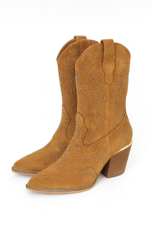 Bota castanha com brilhantes