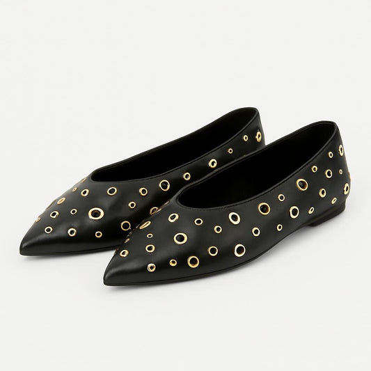 Sapato bailarina com tachas