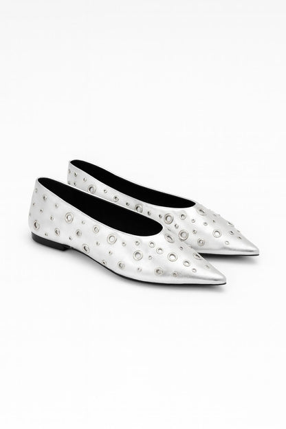 Sapato bailarina prata com tachas