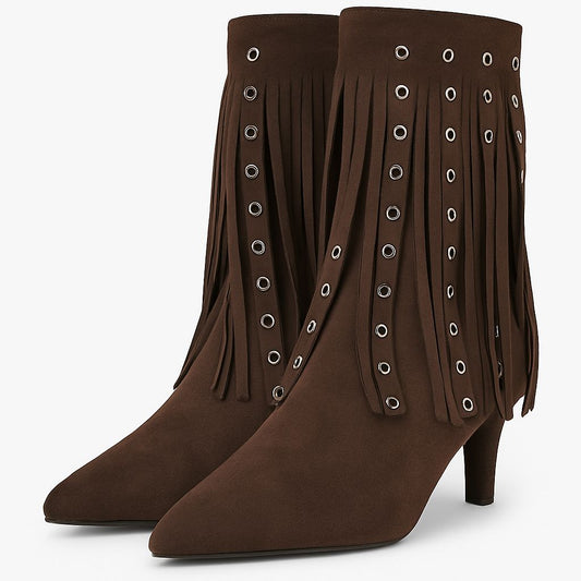 Bota castanha com franjas