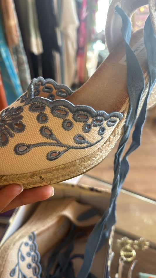 Sapato floral azul