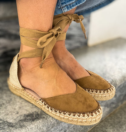 Sapato de corda em cor camel