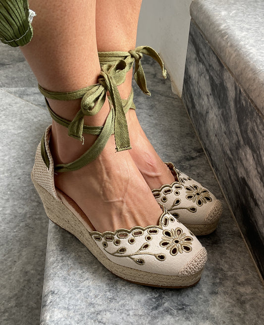 Sapato floral verde
