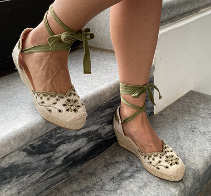 Sapato floral verde